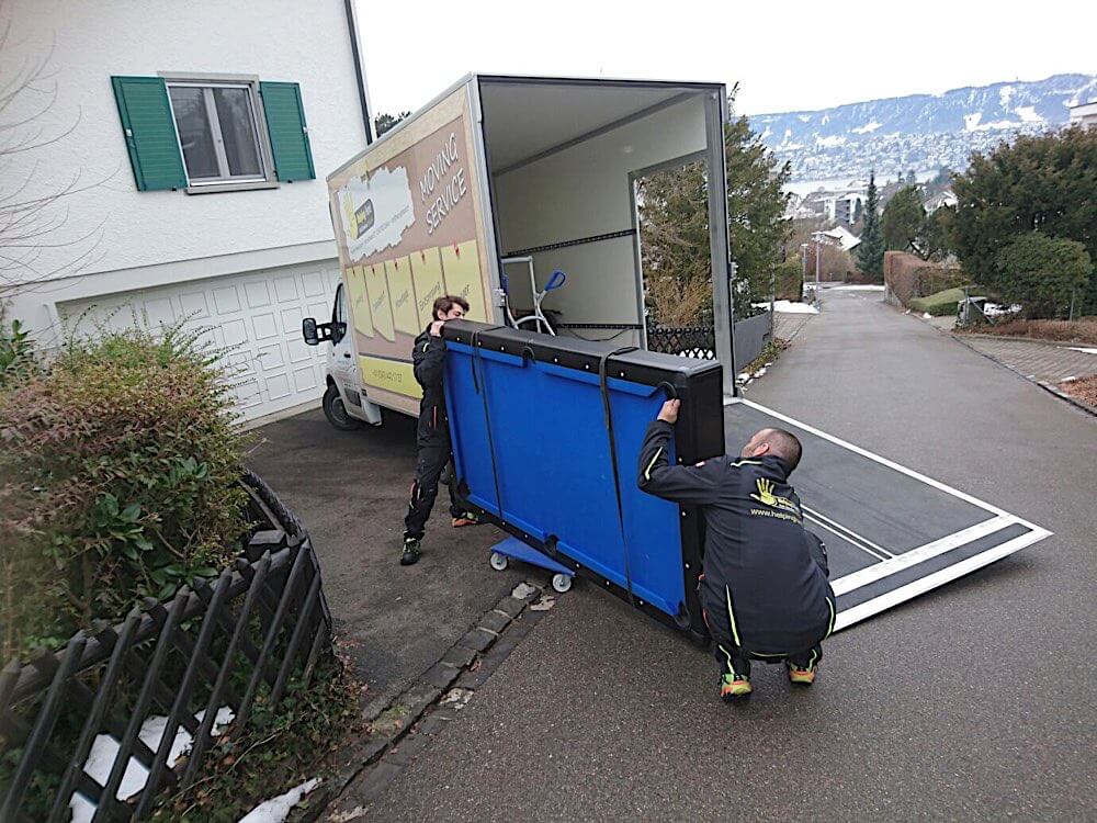 Geschäftsumzug am Paradeplatz in Zürich, für Banken, Versicherungen oder Produktionsstätten, wir machen die Umzugsplanung und führen den Geschäftsumzug für Sie aus.