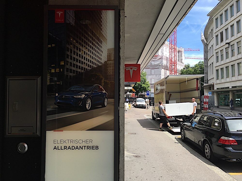 Geschäftsumzug am Paradeplatz in Zürich, für Banken, Versicherungen oder Produktionsstätten, wir machen die Umzugsplanung und führen den Geschäftsumzug für Sie aus.